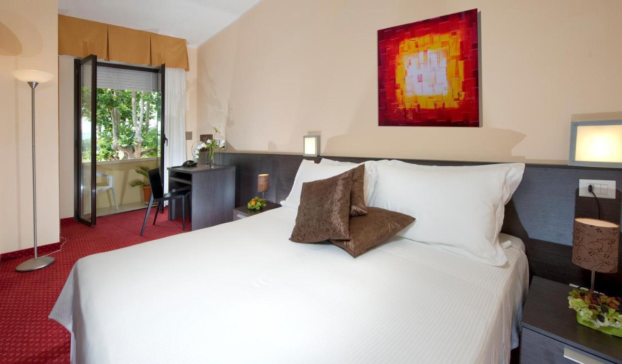 מיסאנו אדריאטיקו Park Hotel Kursaal מראה חיצוני תמונה