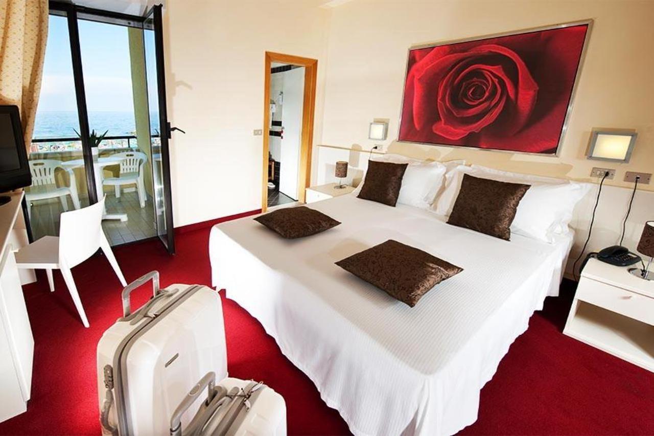 מיסאנו אדריאטיקו Park Hotel Kursaal מראה חיצוני תמונה